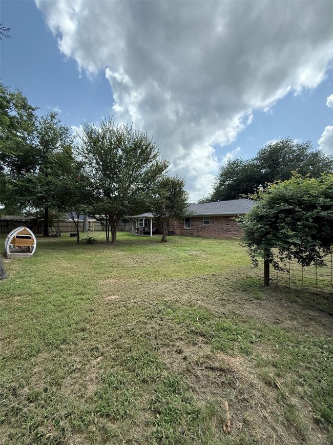 1502 Robin St, House other with 3 bedrooms, 2 bathrooms and null parking in Mineola TX | Image 35