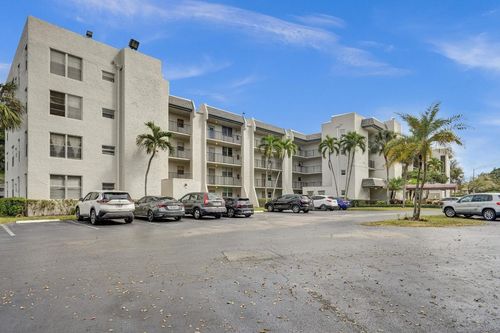 209-9340 Lagoon Pl, Davie, FL, 33324-6745 | Card Image