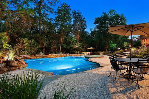 122 E Bracebridge Cir, The Woodlands, TX, 77382-2541 | Card Image