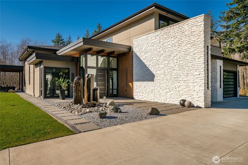 5684 Lux Ln, Blaine, WA, 98230-5116 | Card Image