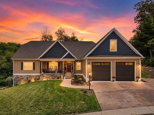 1 Red Deer Pl, STAUNTON, VA, 24401 | Card Image