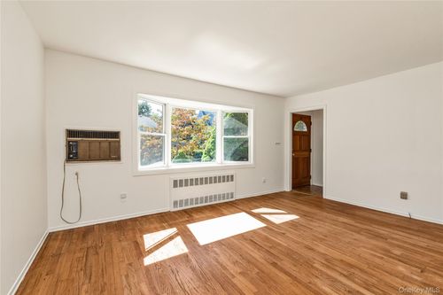 145 Manhasset Ave, Manhasset, NY, 11030-2219 | Card Image