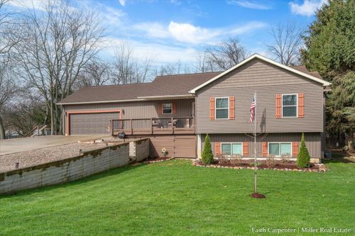 10464 Sunshine Dr, Delton, MI, 49046-9705 | Card Image
