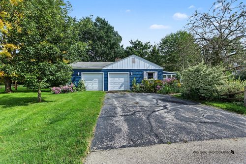 19 S Hawthorne Blvd, Mundelein, IL, 60060-2982 | Card Image