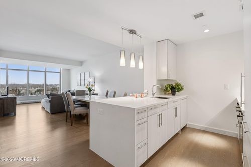 525-15 Morris Ave, Long Branch, NJ, 07740-3803 | Card Image