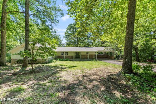 17 Westover Dr, Oak Ridge, TN, 37830-8615 | Card Image