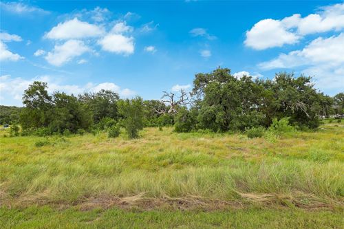 123 Williams Way, Spicewood, TX, 78669-2284 | Card Image