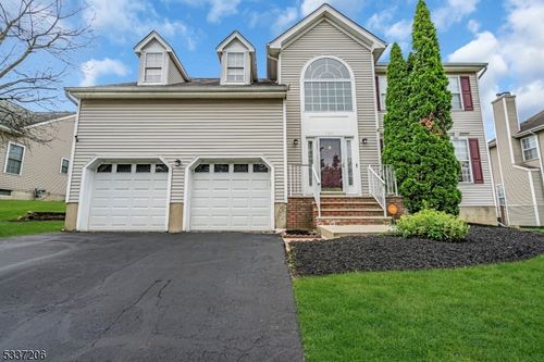 228 Natalie Dr, Phillipsburg, NJ, 08865-3554 | Card Image