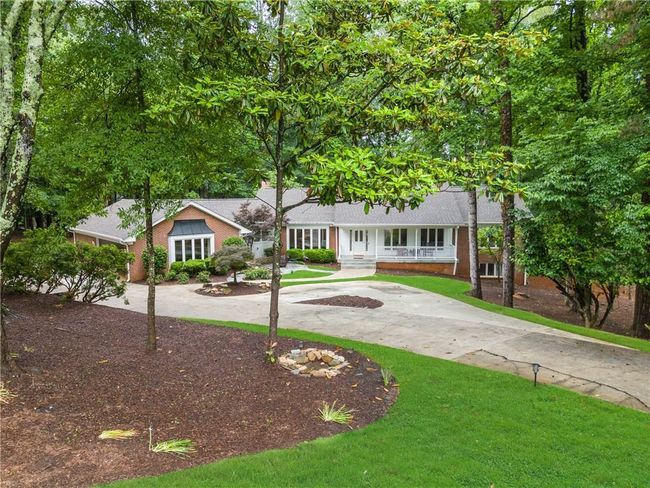 630 Buttercup Trce, House other with 7 bedrooms, 5 bathrooms and null parking in Alpharetta GA | Image 5