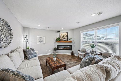 14330 Arctic Cir, Rosemount, MN, 55068-4853 | Card Image