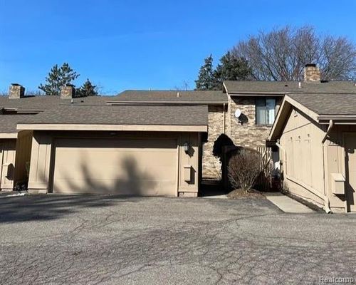 7338 Creek View Ct, West Bloomfield, MI, 48322-3515 | Card Image