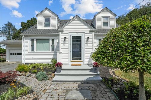 40 Hambly Rd, Tiverton, RI, 02878-2104 | Card Image