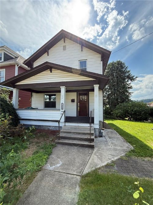 1809 Victoria Ave, New Kensington, PA, 15068-4109 | Card Image