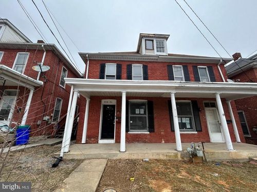 21 N Queen St, SHIPPENSBURG, PA, 17257-1411 | Card Image