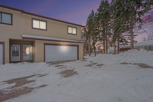 11137 Trail West Rd, Bloomington, MN, 55437-3348 | Card Image