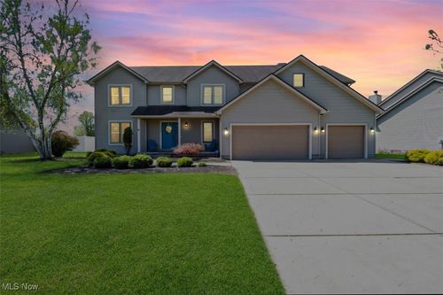 7818 Huntington Cir, Boardman, OH, 44512-8121 | Card Image