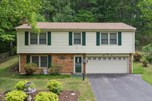 3123 Green Ridge Rd, Roanoke, VA, 24019-2418 | Card Image