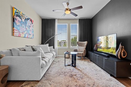 5027-1900 Barton Springs Rd, Austin, TX, 78704-1471 | Card Image