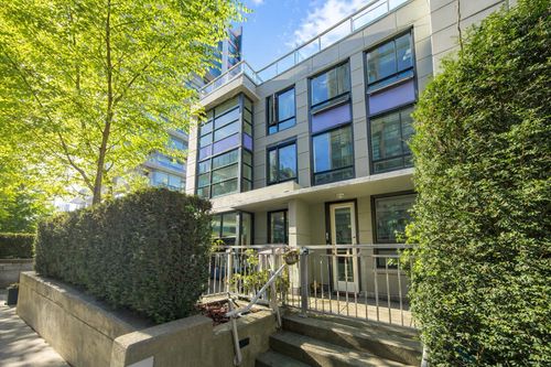 156 W 1st Ave, Vancouver, BC, V5Y0H6 | Card Image