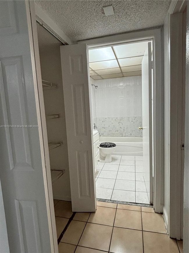 APT-2365 - 10000 Nw 80 Th Ct, Condo with 2 bedrooms, 2 bathrooms and null parking in Hialeah Gardens FL | Image 23