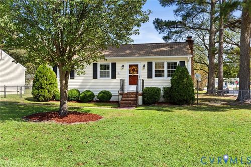 393 Red Oak Dr, Hopewell, VA, 23860-4029 | Card Image