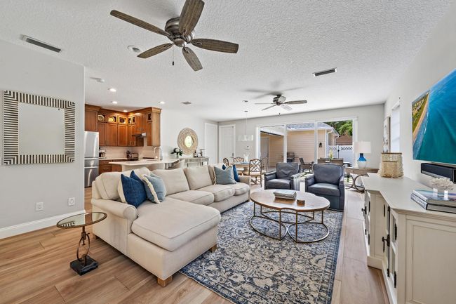 138 Poinciana Dr, House other with 3 bedrooms, 3 bathrooms and null parking in Jupiter FL | Image 4