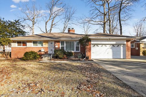19342 Nadol Dr, Southfield, MI, 48075-5827 | Card Image