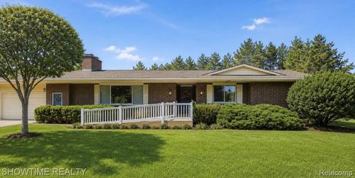 1661 Madeline Dr, Lapeer, MI, 48446-3335 | Card Image