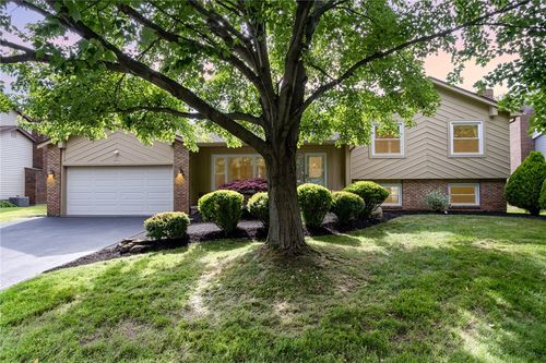 55 Creighton Ln, Greece, NY, 14612-2201 | Card Image