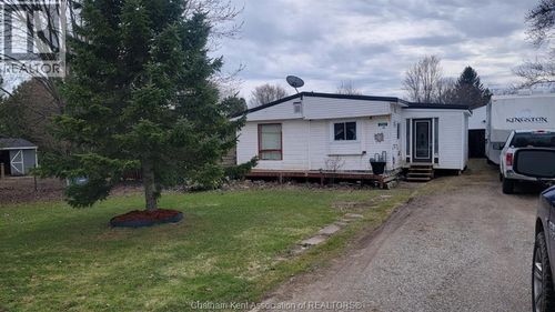 252 Queen St, Highgate, ON, N0P2C0 | Card Image