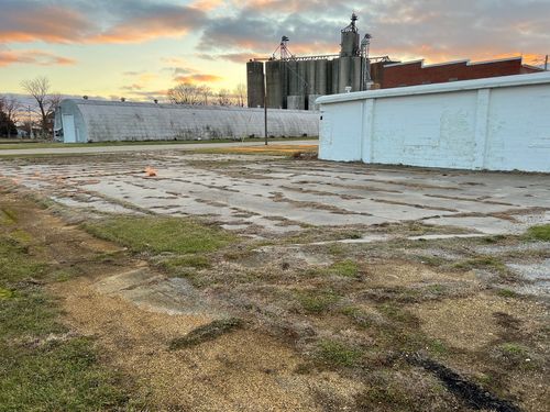 111 E Gilman St, Secor, IL, 61771-9620 | Card Image