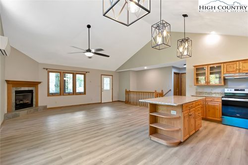 120 Kevin Crk, Fleetwood, NC, 28626-9670 | Card Image