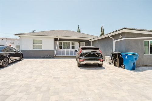 10527 Danube Ave, Granada Hills, CA, 91344-7219 | Card Image