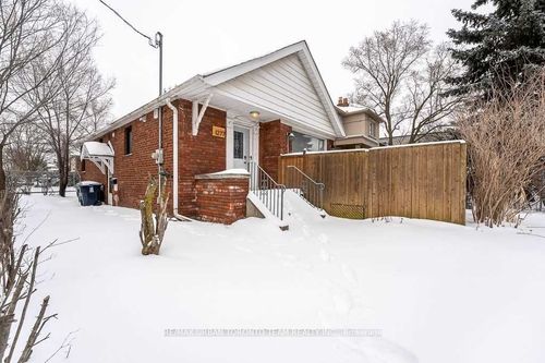 main-1277 Broadview Ave, East York, ON, M4K2T5 | Card Image