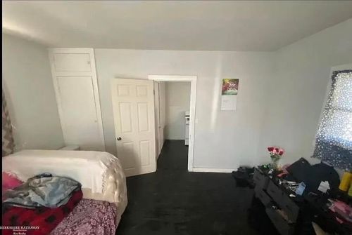 741 Barrie Ave, Flint, MI, 48507-1664 | Card Image