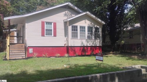 8 Mellon St, Slater, SC, 29683-8002 | Card Image