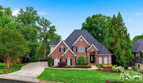 151 43rd Avenue Dr Nw, Hickory, NC, 28601-9085 | Card Image