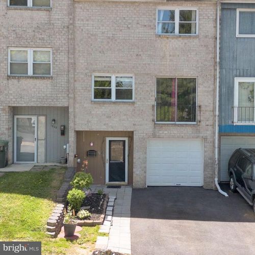 1806 Crest Dr, COATESVILLE, PA, 19320-2562 | Card Image