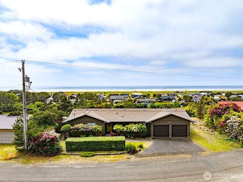 30011 J Pl, Ocean Park, WA, 98640-5015 | Card Image