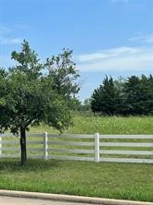 4 St James Aly, Sunnyvale, TX, 75182 | Card Image