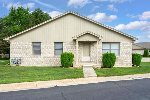 41933 King Edward Ct, Clinton Twp, MI, 48038-4525 | Card Image