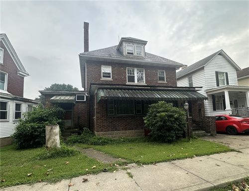 697 Fairview Ave, Irwin, PA, 15642-3619 | Card Image