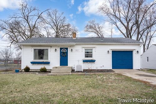 3521 Marine St, Grandville, MI, 49418-1460 | Card Image