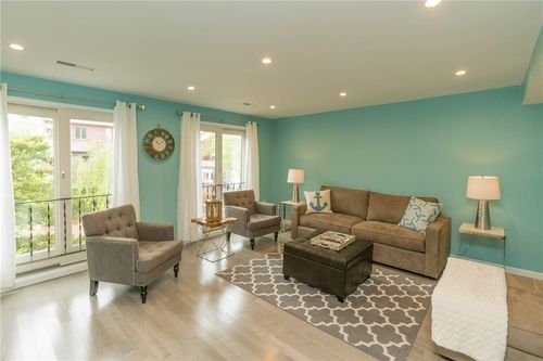 319 Swans Wharf Row, Newport, RI, 02840-6608 | Card Image