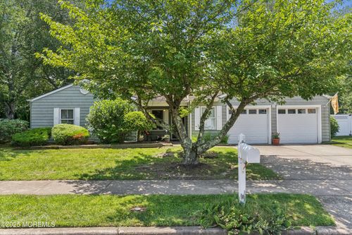 7 Plymouth Dr, Howell, NJ, 07731-1542 | Card Image