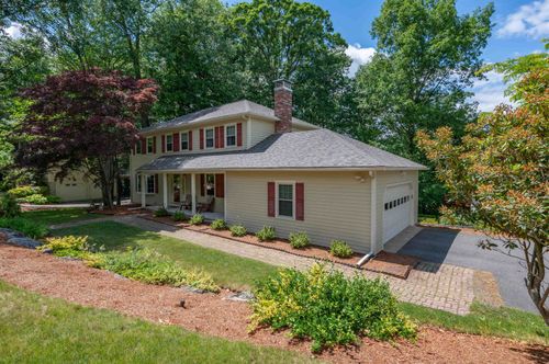 3 Aspen Ct, Nashua, NH, 03062-2556 | Card Image