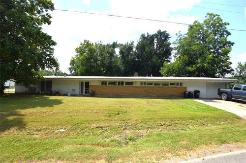 1435 W Cherokee St, Westville, OK, 74965-2041 | Card Image