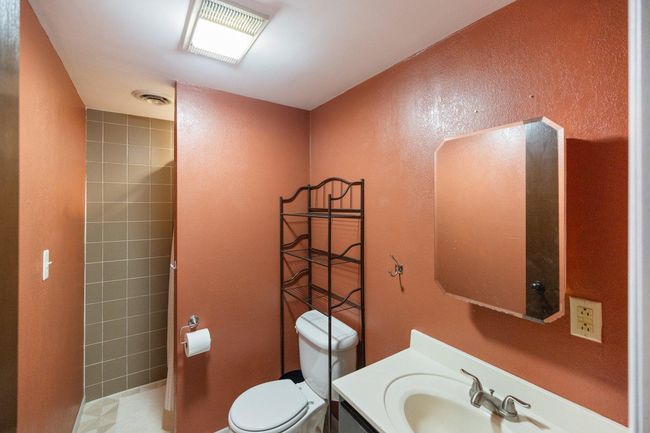 Bathroom | Image 16