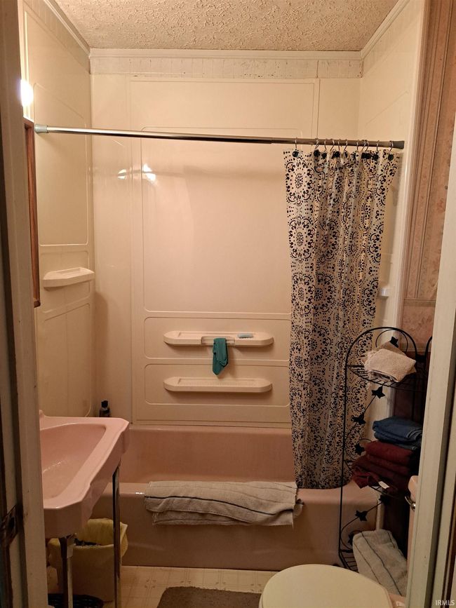 308 W Davis St, House other with 3 bedrooms, 2 bathrooms and null parking in Hamlet IN | Image 15