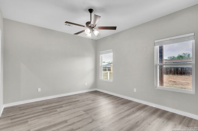 1702 17 Th St, House other with 3 bedrooms, 2 bathrooms and null parking in Hondo TX | Image 16